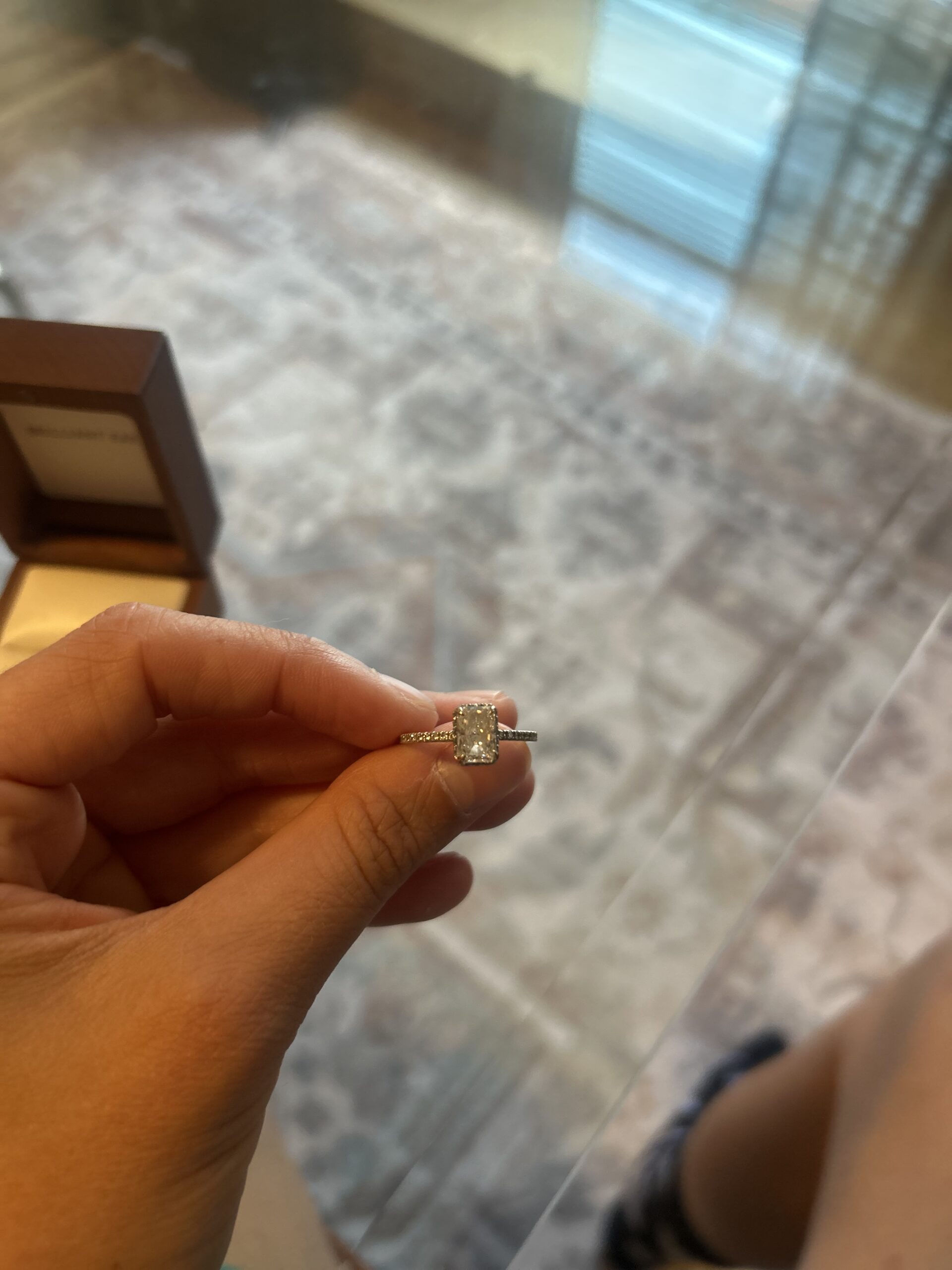 IGI 1.28 Carat F VS2 Radiant Lab Grown Ring - Image 8