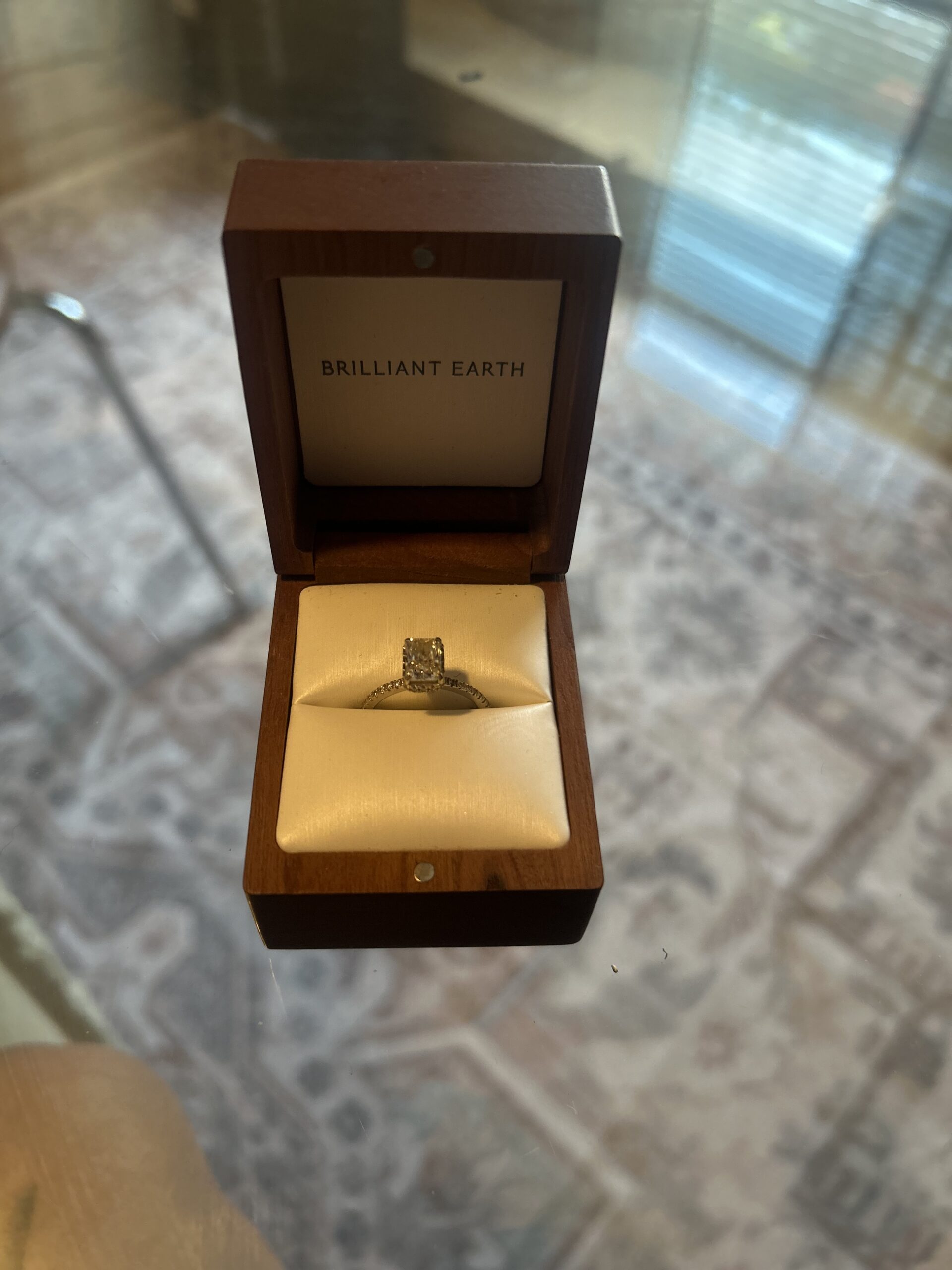 IGI 1.28 Carat F VS2 Radiant Lab Grown Ring - Image 5