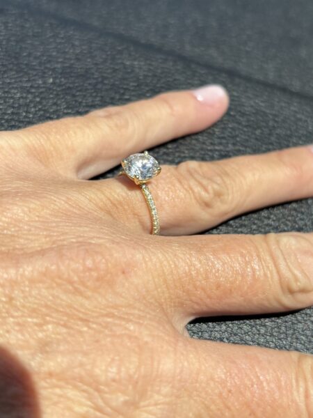 GCAl 1.57 Carat D VS2 Round Lab Grown Diamond Ring - Image 2