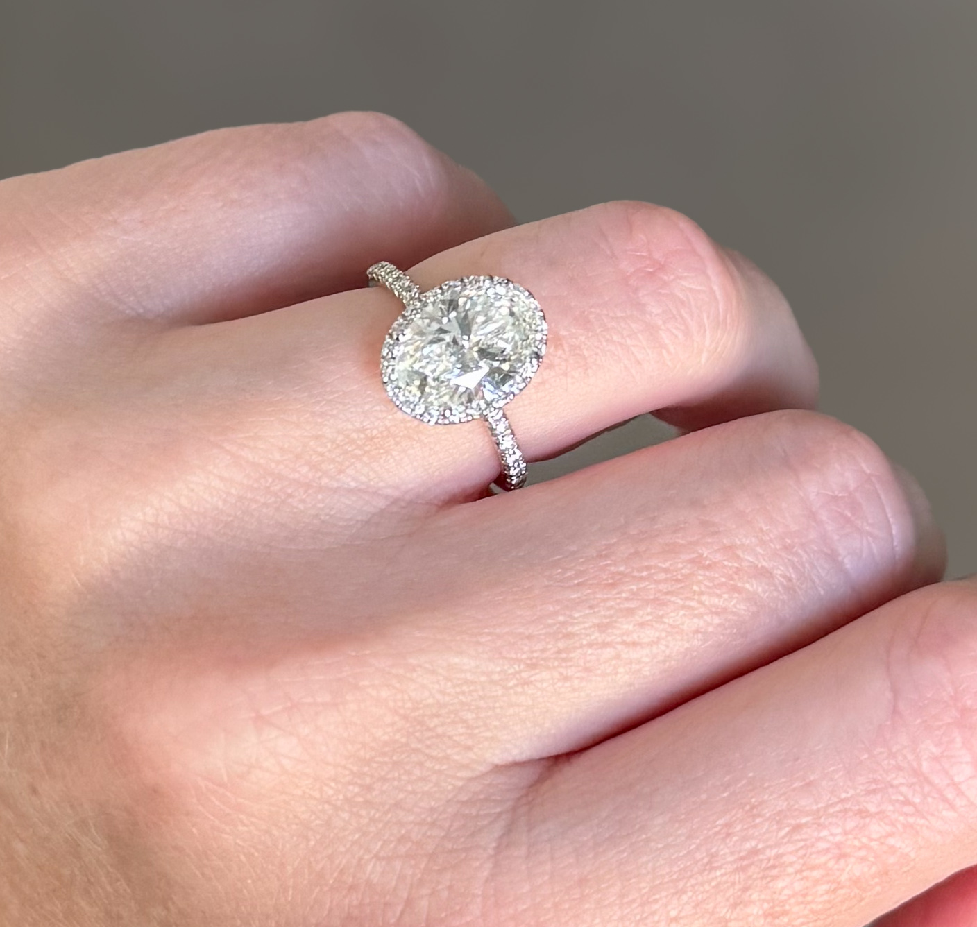 GSI 3.54 Carat F VS1 Oval Lab Grown Diamond Ring - Image 3