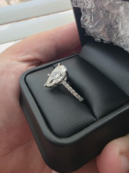 IGI 4.26 Carat E VVS2 Pear Lab Grown Ring - Image 2