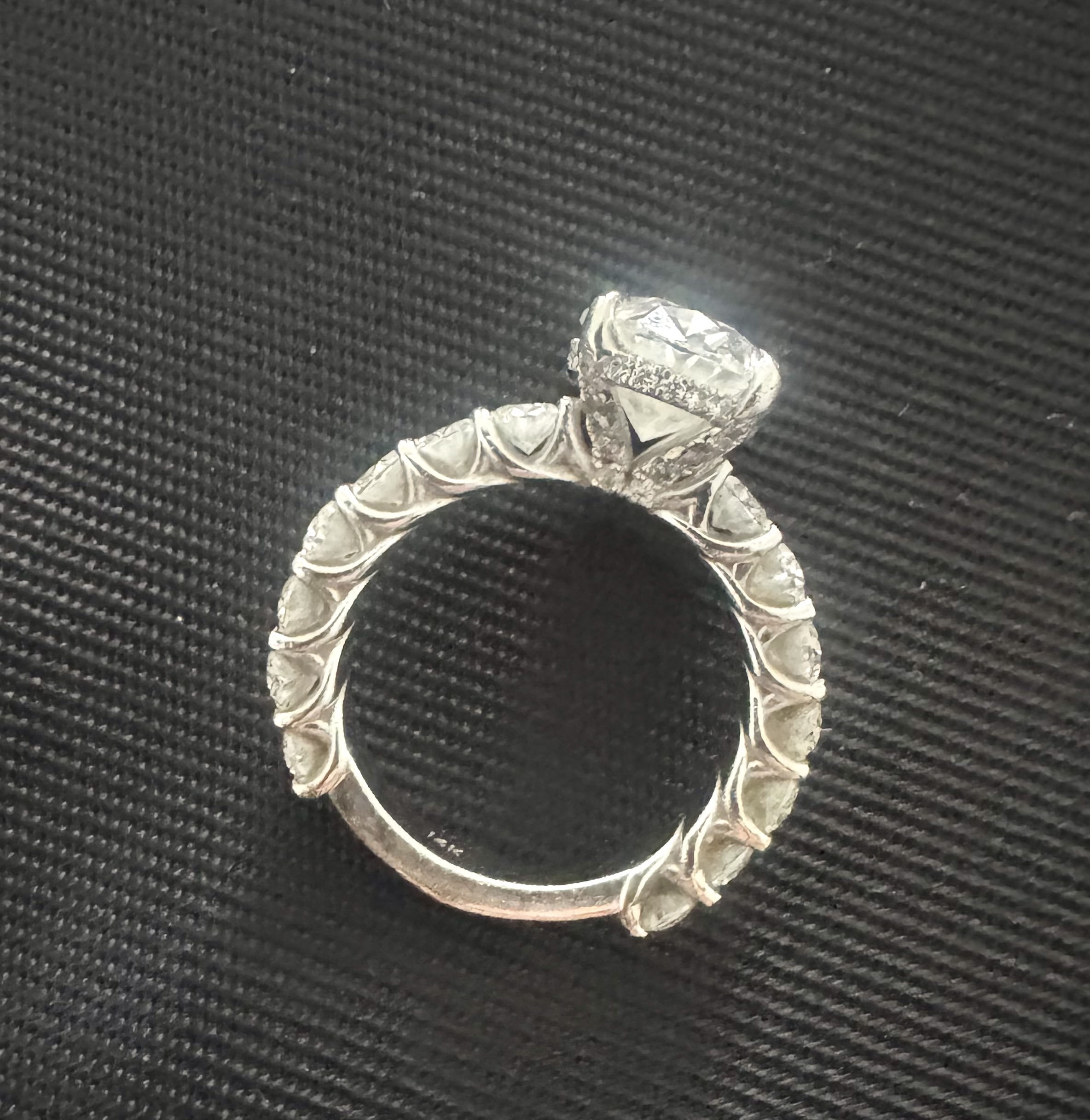 IGI 5.51 Carat E VS1 Oval Lab Grown Diamond Ring - Image 8