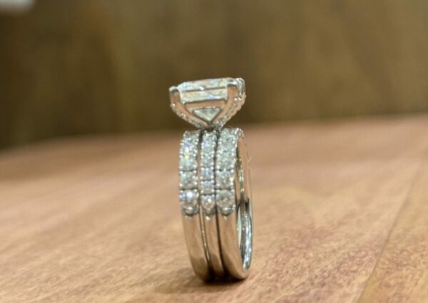 IGI 4.24 Carat G VVS2 Princess Lab Grown Ring - Image 4