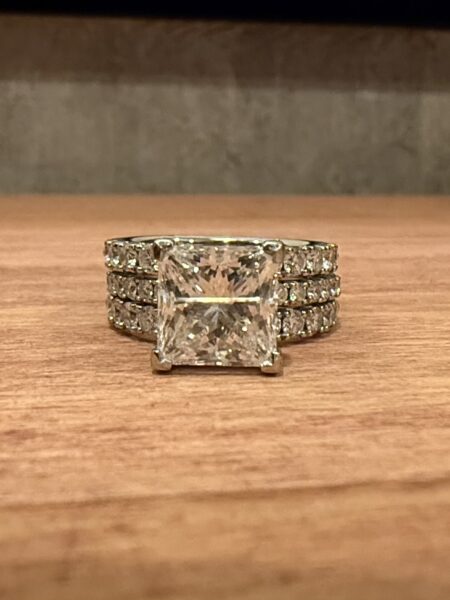 IGI 4.24 Carat G VVS2 Princess Lab Grown Ring