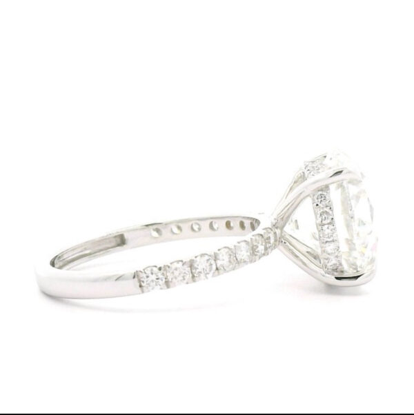 IGI 5.70 Carat E VVS2 Round Lab Grown Ring - Image 3