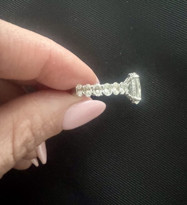 IGI 5.51 Carat E VS1 Oval Lab Grown Diamond Ring - Image 4