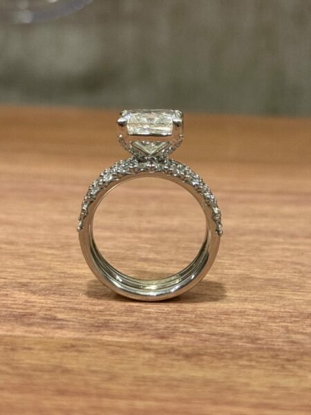 IGI 4.24 Carat G VVS2 Princess Lab Grown Ring - Image 2