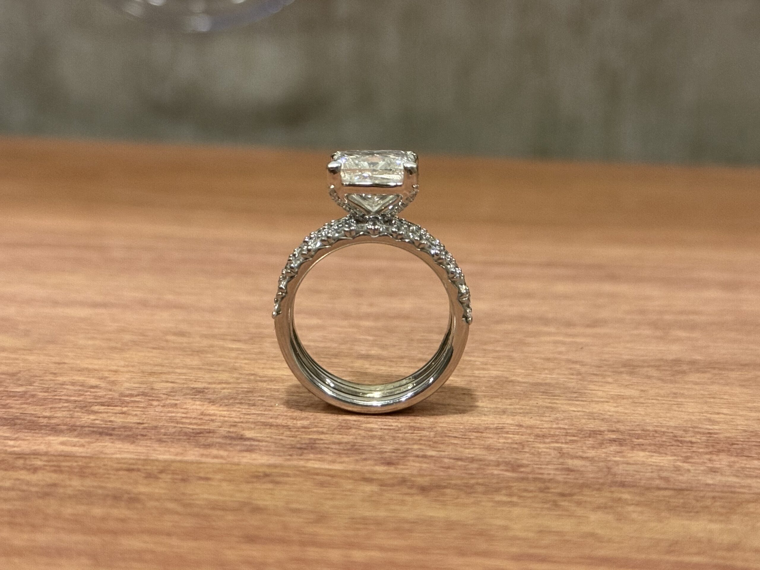 IGI 4.24 Carat G VVS2 Princess Lab Grown Ring - Image 2