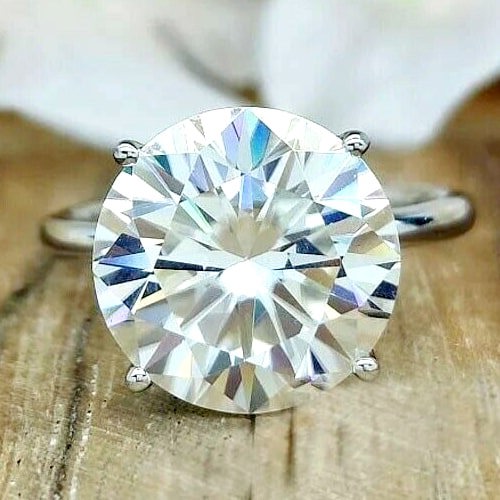 IGI 4.73 Carat I VS2 Round Lab Grown Ring - Image 1