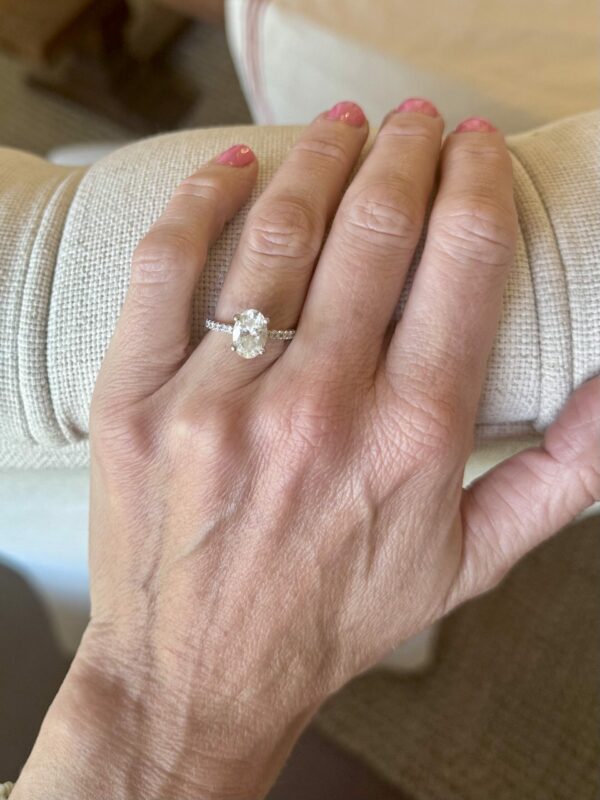 2.17 Carat G SI1 Oval Lab Grown Ring - Image 11