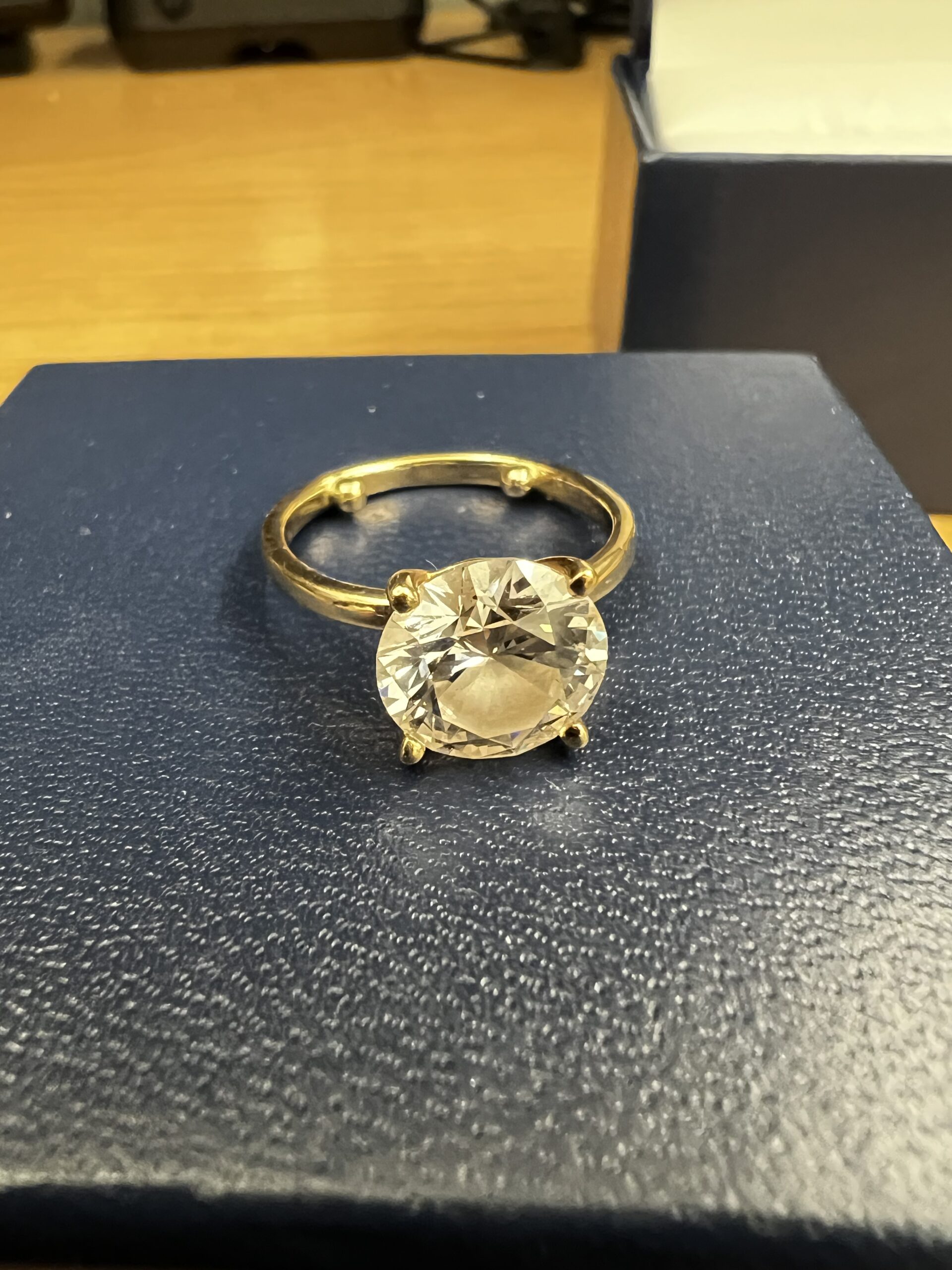 IGI 3.50 Carat H SI1 Round Lab Grown Diamond Ring - Image 13