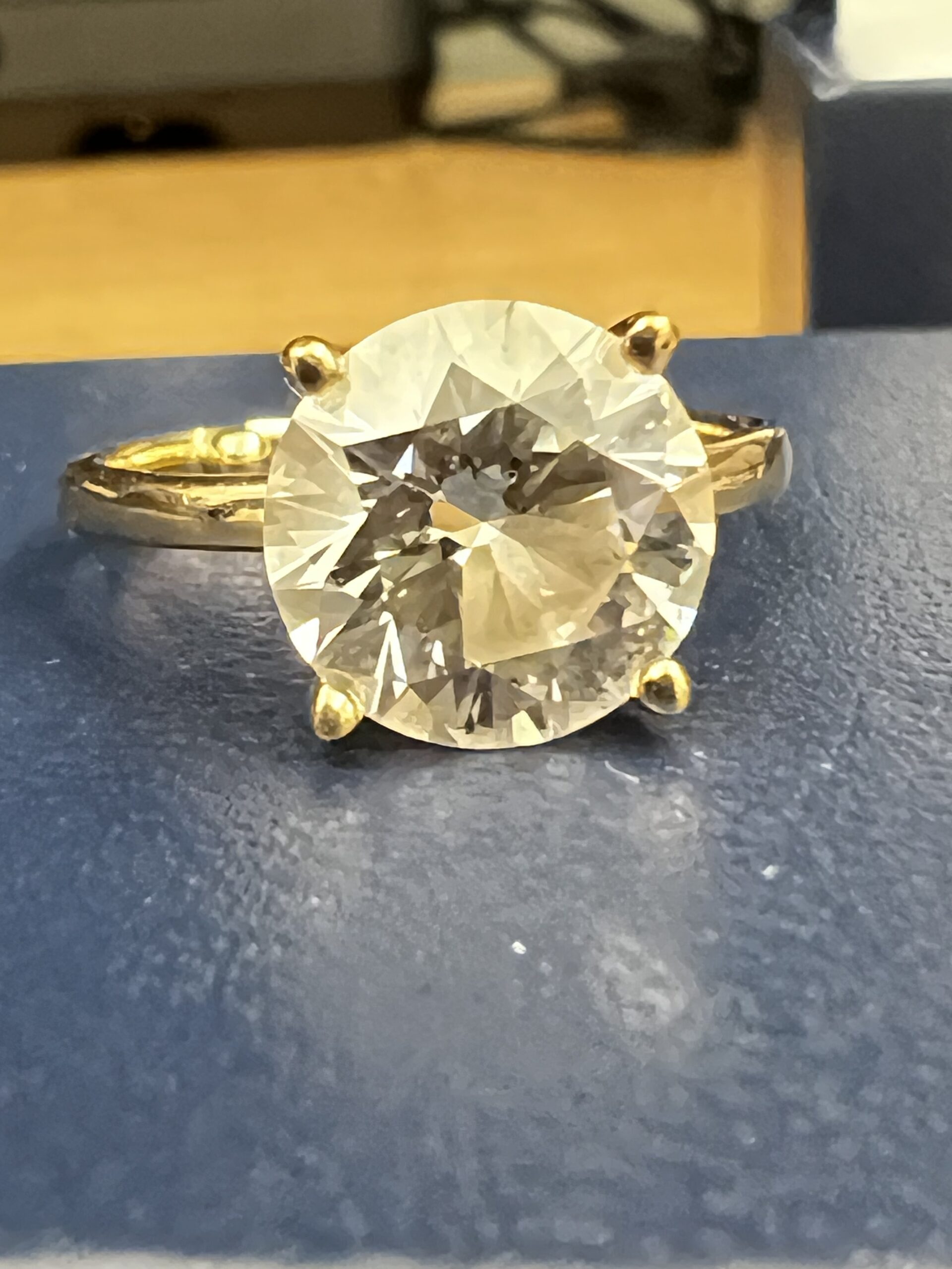 IGI 3.50 Carat H SI1 Round Lab Grown Diamond Ring - Image 12