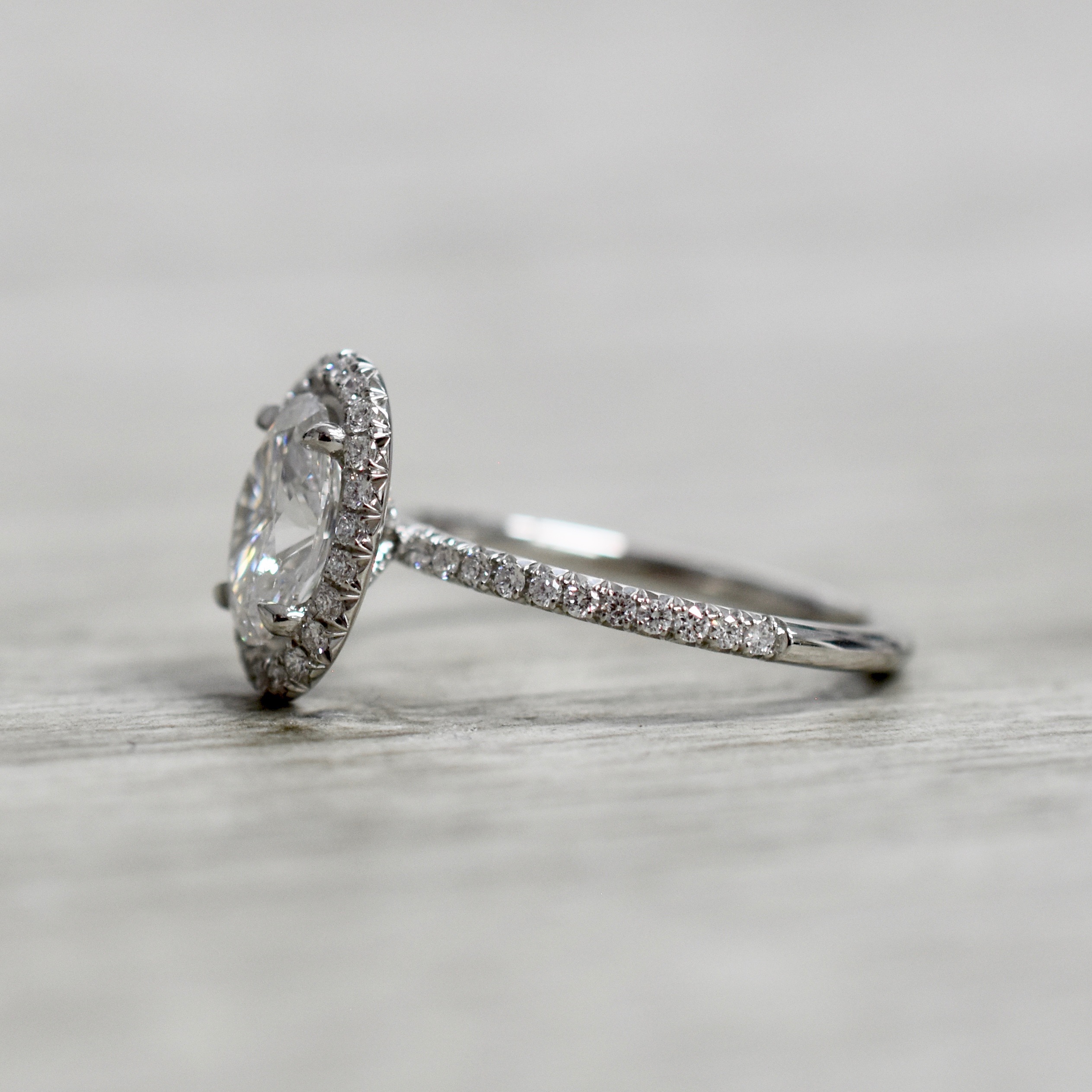 GCAL 1.8 Carat D VS1 Oval Lab Grown Ring - Image 3