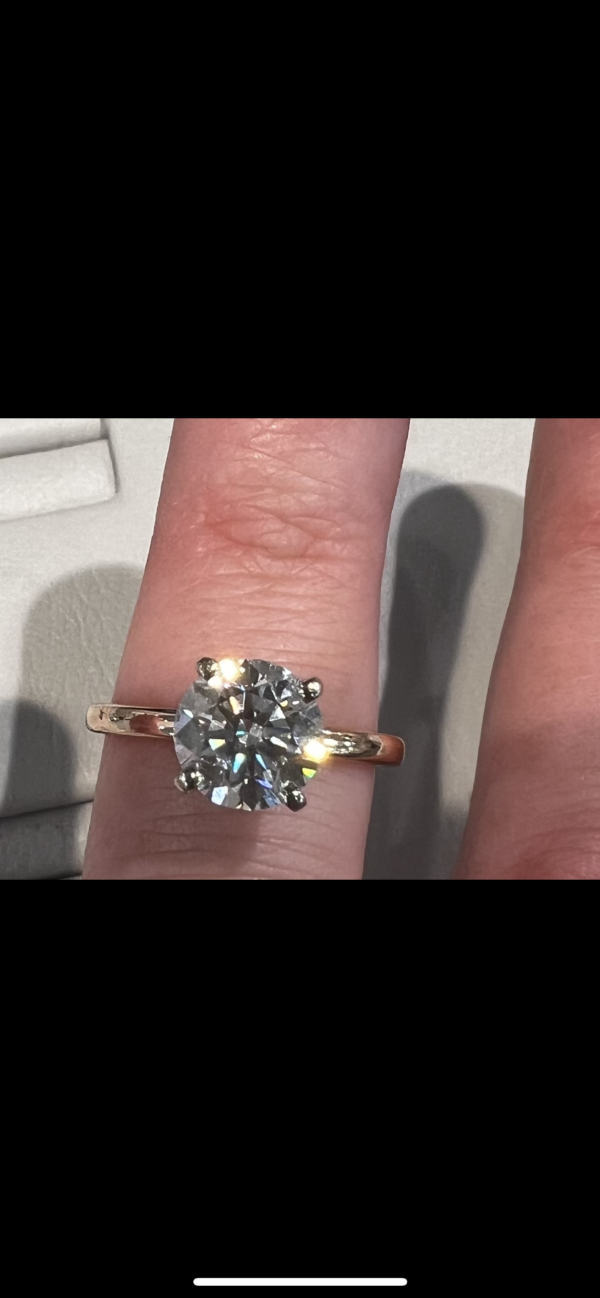 IGI 2.05 Carat E VVS2 Round Lab Grown Ring - Image 4