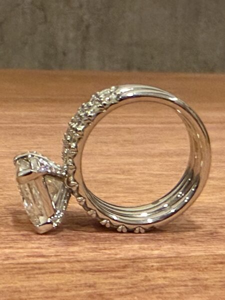 IGI 4.24 Carat G VVS2 Princess Lab Grown Ring - Image 6