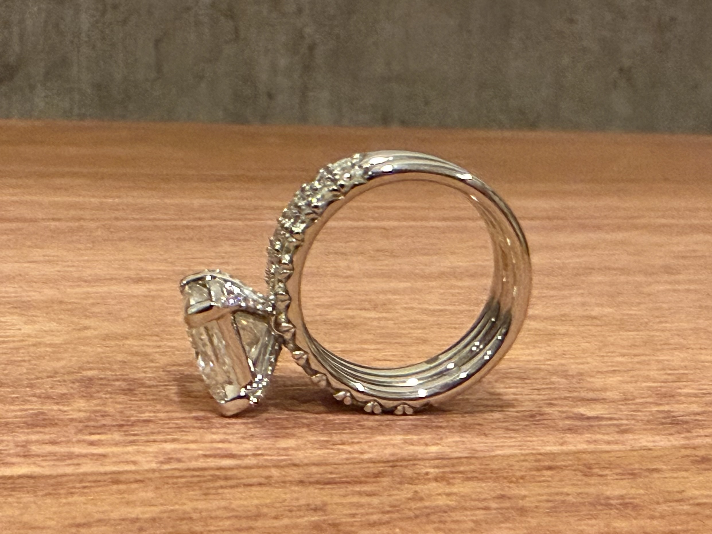 IGI 4.24 Carat G VVS2 Princess Lab Grown Ring - Image 6