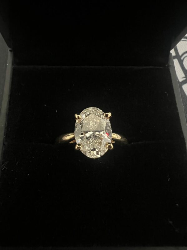 IGI 2.59 Carat G VS1 Oval Lab Grown Ring - Image 8
