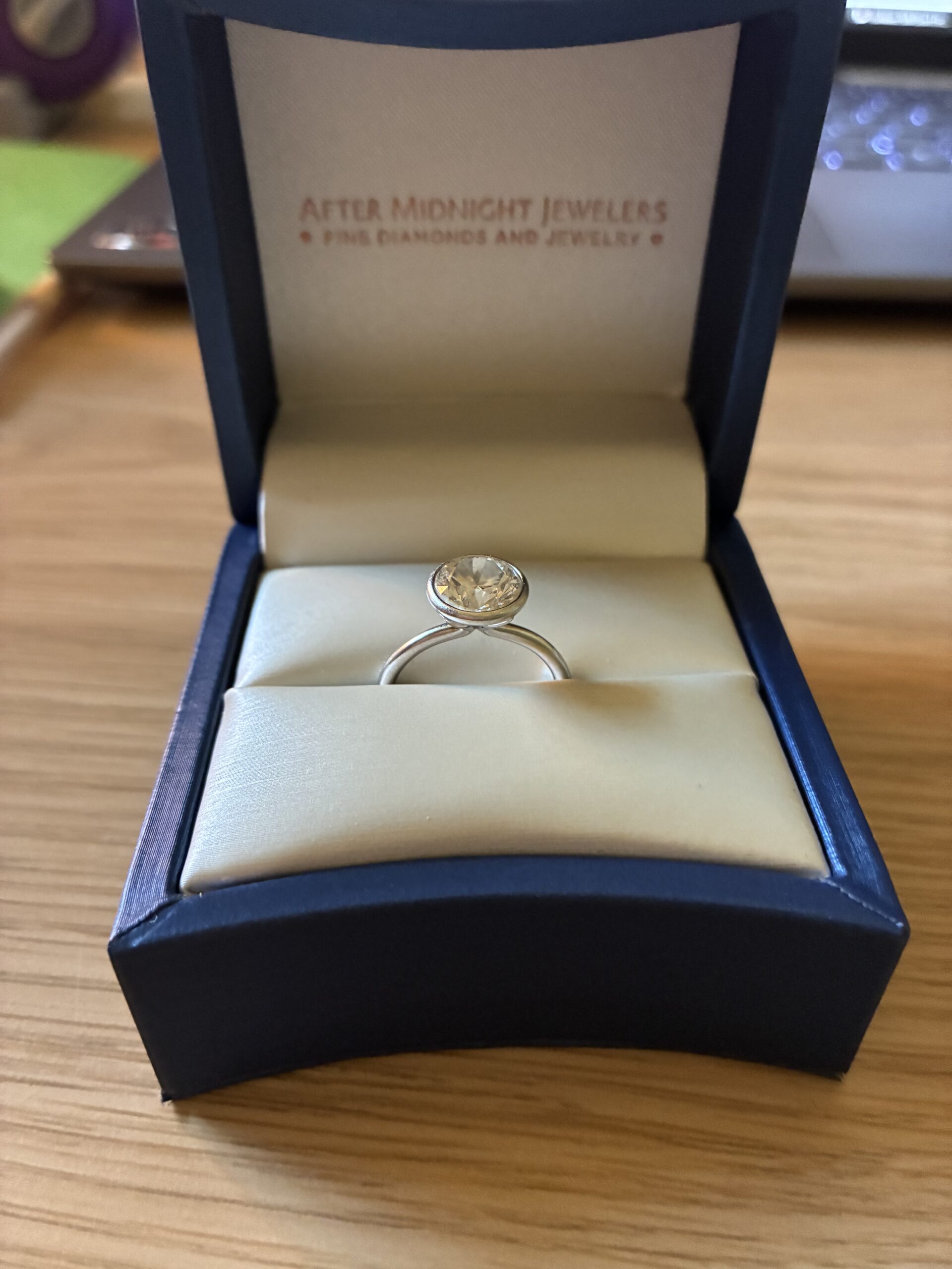 Not Sure/Unknown 2.5 Carat G VS1 Round Lab Grown Diamond Ring - Image 3