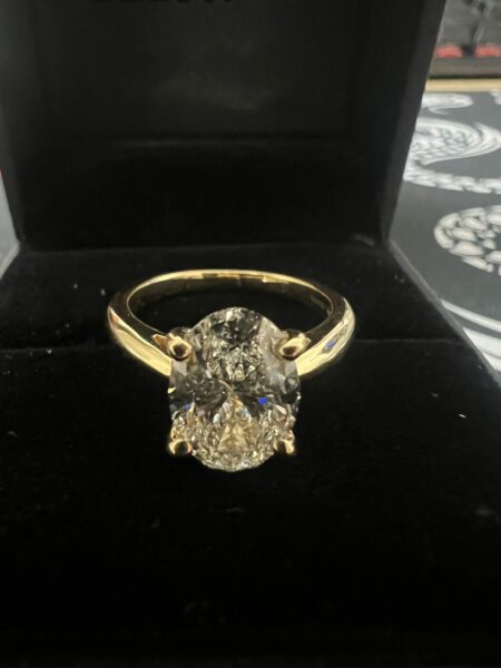 IGI 2.59 Carat G VS1 Oval Lab Grown Ring