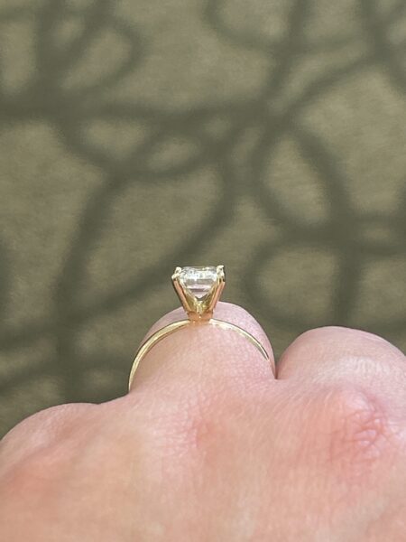 IGI 2.12 Carat F VVS2 Emerald Lab Grown Diamond Ring - Image 3