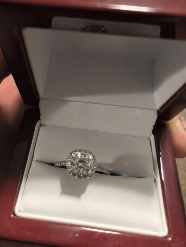 IGI 1.08 Carat D VS2 Cushion Lab Grown Ring - Image 4