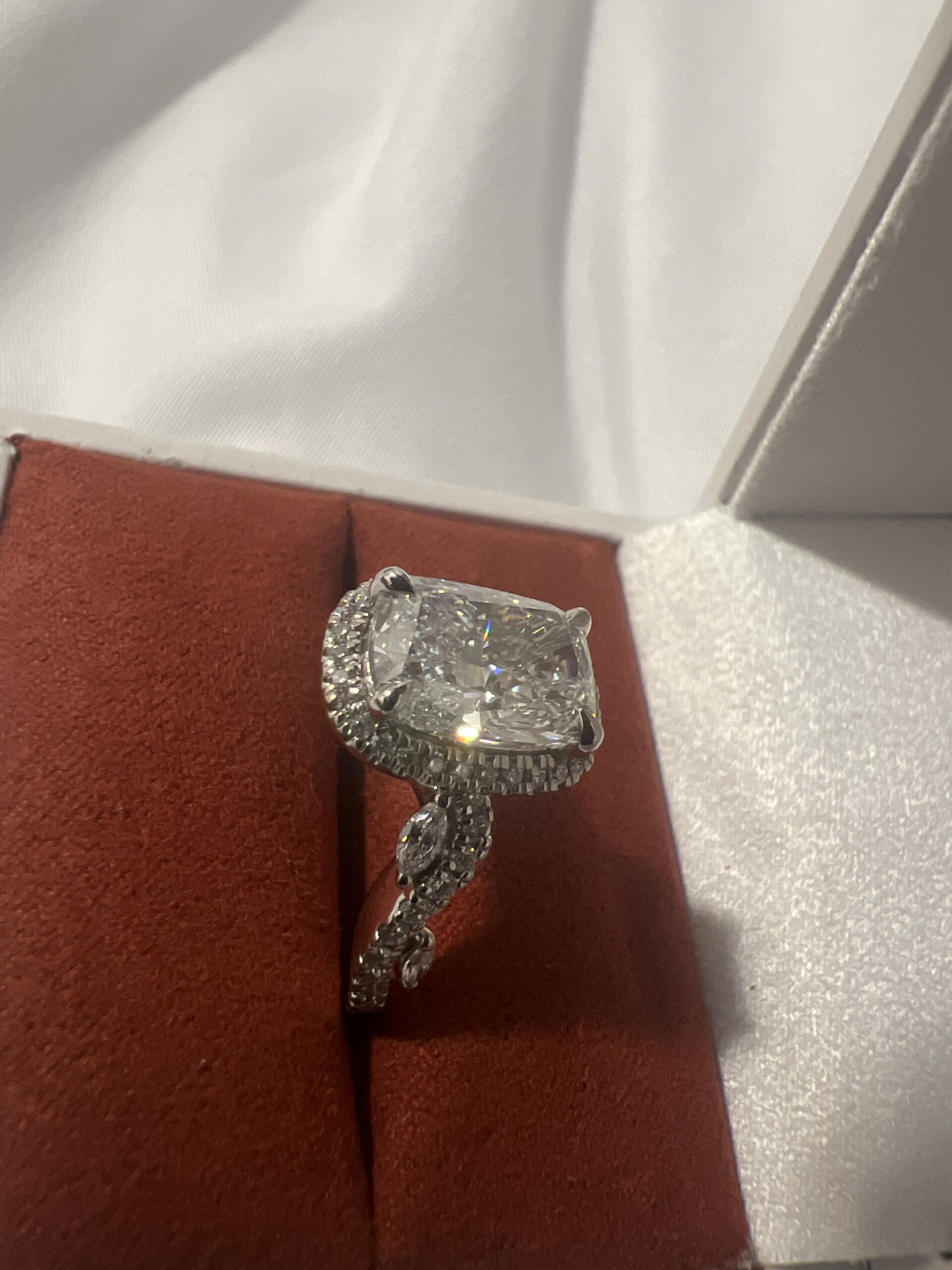 IGI 3.04 Carat F VS1 Cushion Lab Grown Diamond Ring - Image 2
