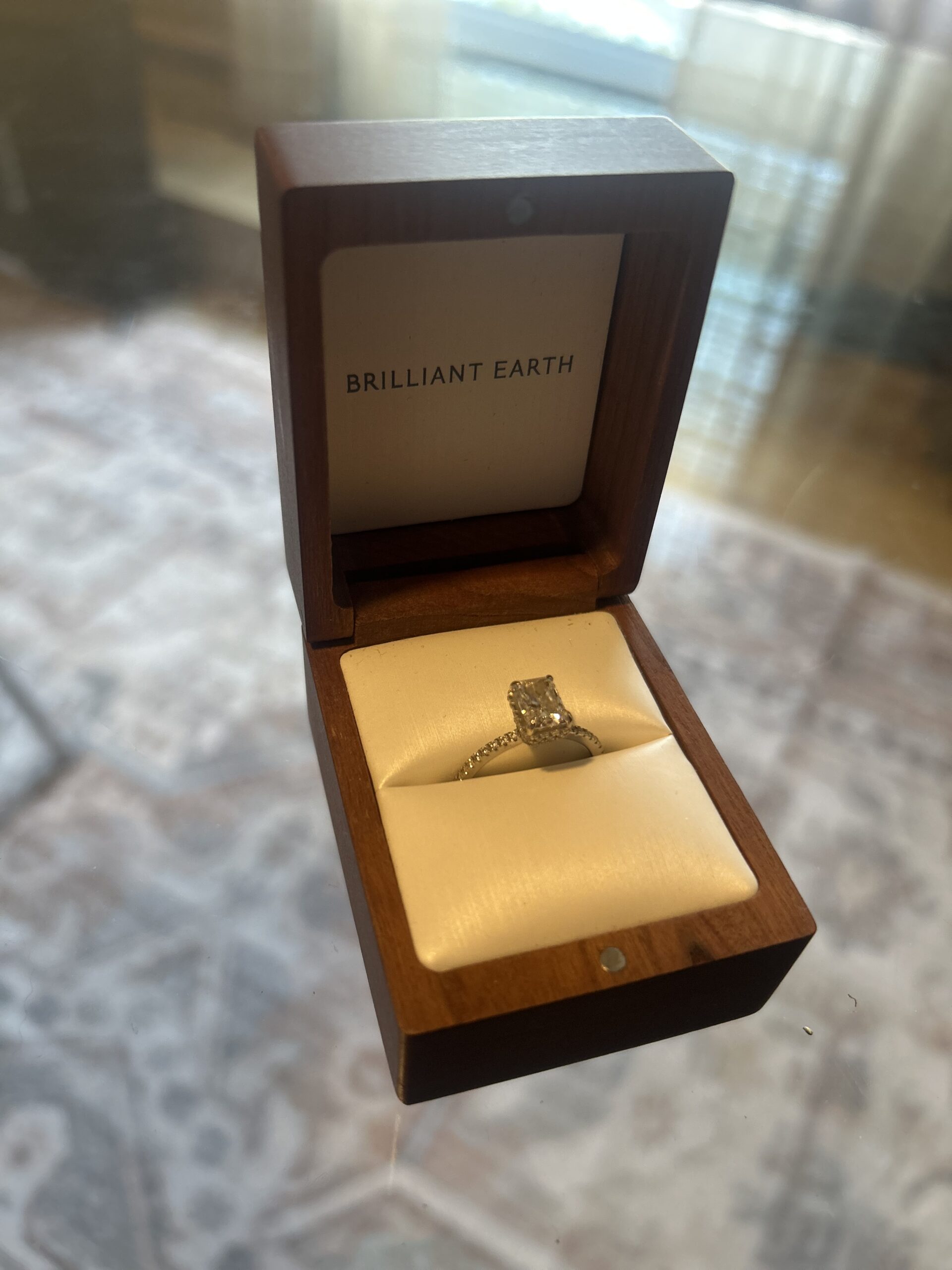 IGI 1.28 Carat F VS2 Radiant Lab Grown Ring - Image 7