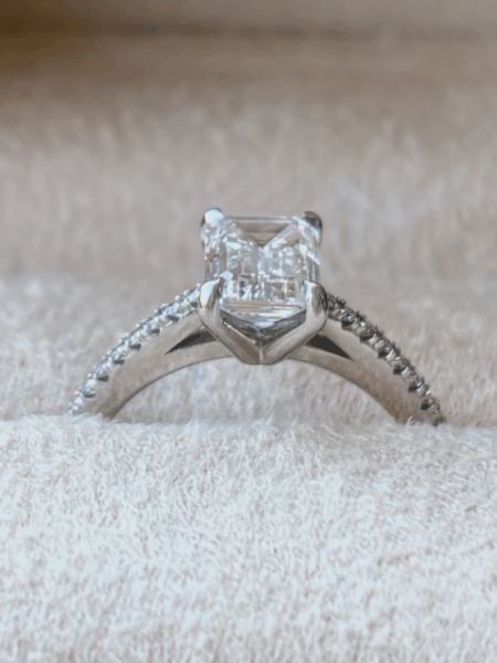 IGI 1.89 Carat D VVS2 Emerald Lab Grown Diamond Ring - Image 2