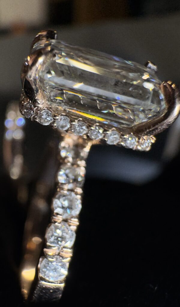 Not Sure/Unknown 3.01 Carat J VS1 Emerald Natural Diamond Diamond Ring - Image 6