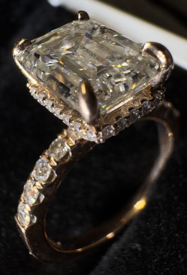 Not Sure/Unknown 3.01 Carat J VS1 Emerald Natural Diamond Diamond Ring - Image 5