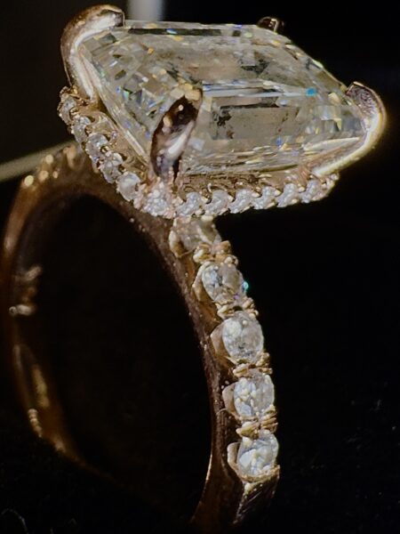 Not Sure/Unknown 3.01 Carat J VS1 Emerald Natural Diamond Diamond Ring