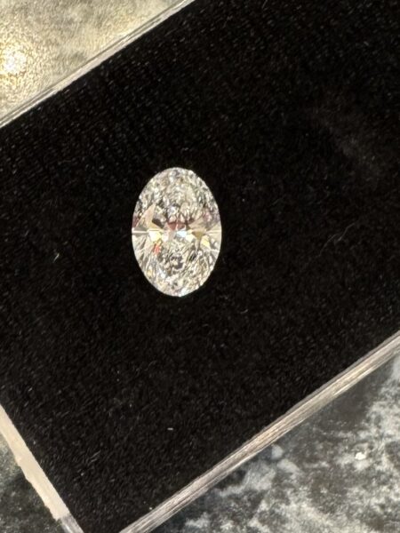 IGI 2.15 Carat F VVS2 Oval Lab Grown Diamond Loose Diamond