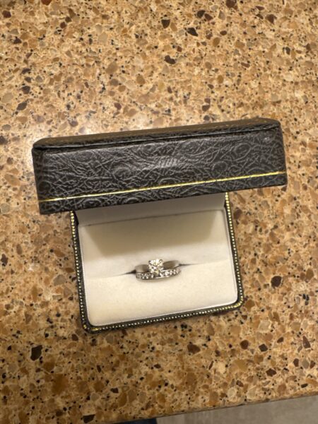Not Sure/Unknown .744 Carat H VS2 Round Natural Diamond Diamond Ring