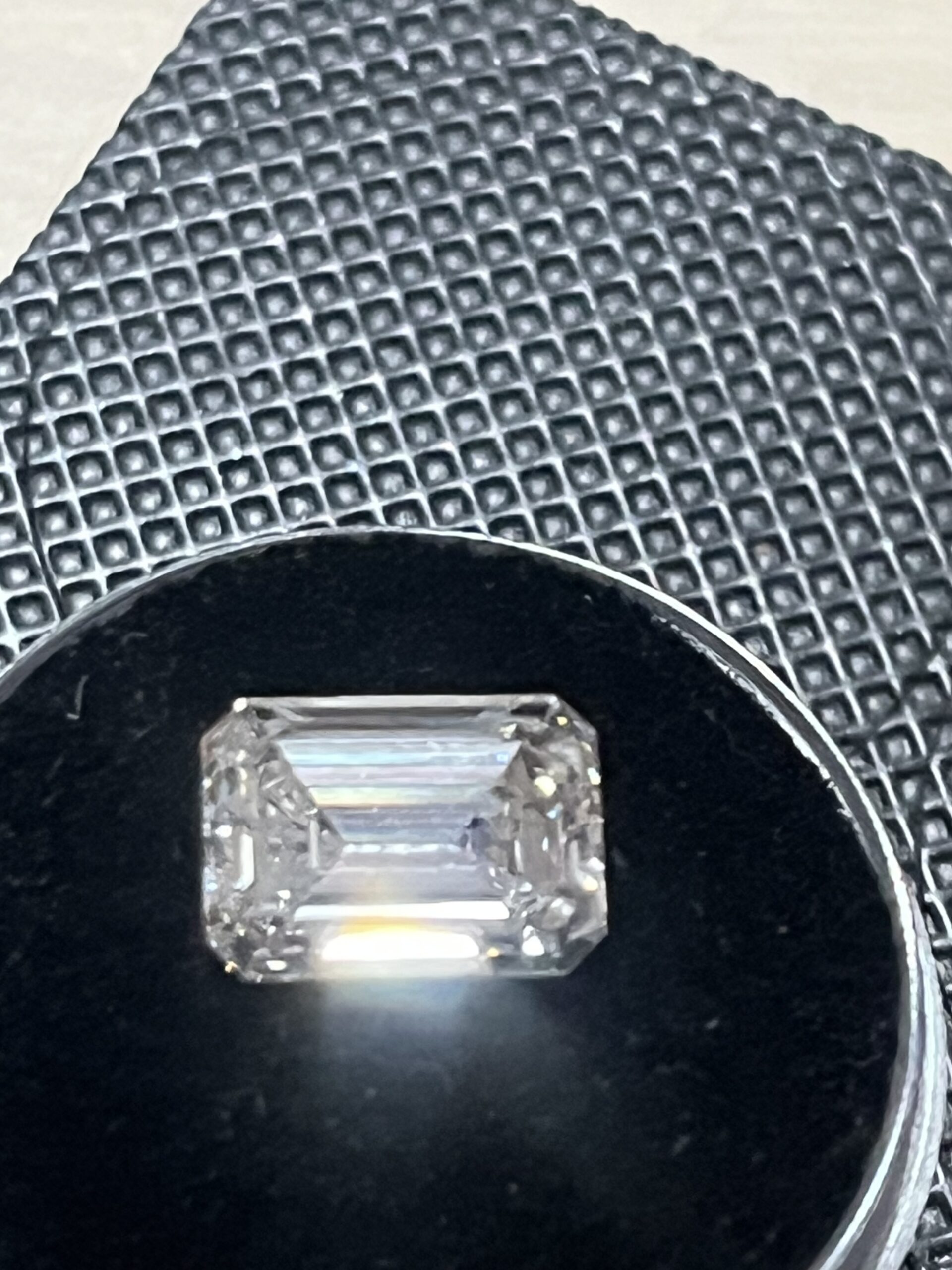 IGI 4.09 Carat G VS2 Emerald Lab Grown Diamond Loose Diamond - Image 2