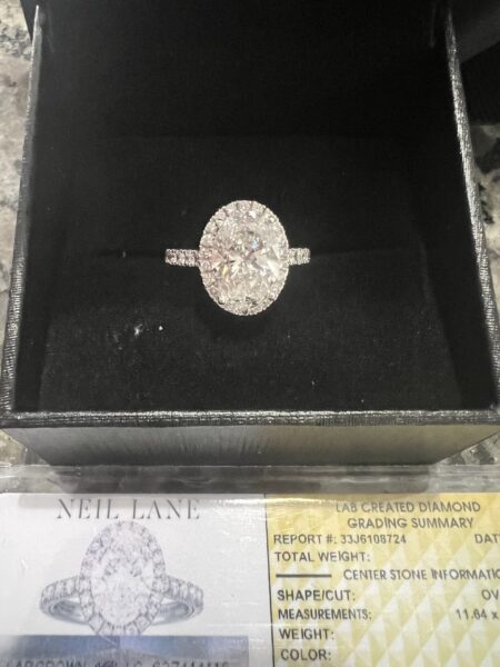 IGI 4 Carat F VS1 Oval Lab Grown Diamond Ring