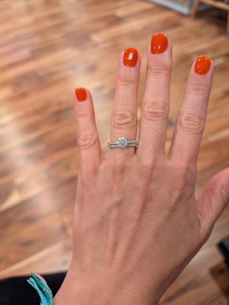 IGI 1.0 Carat E VS1 Round Lab Grown Diamond Ring - Image 4