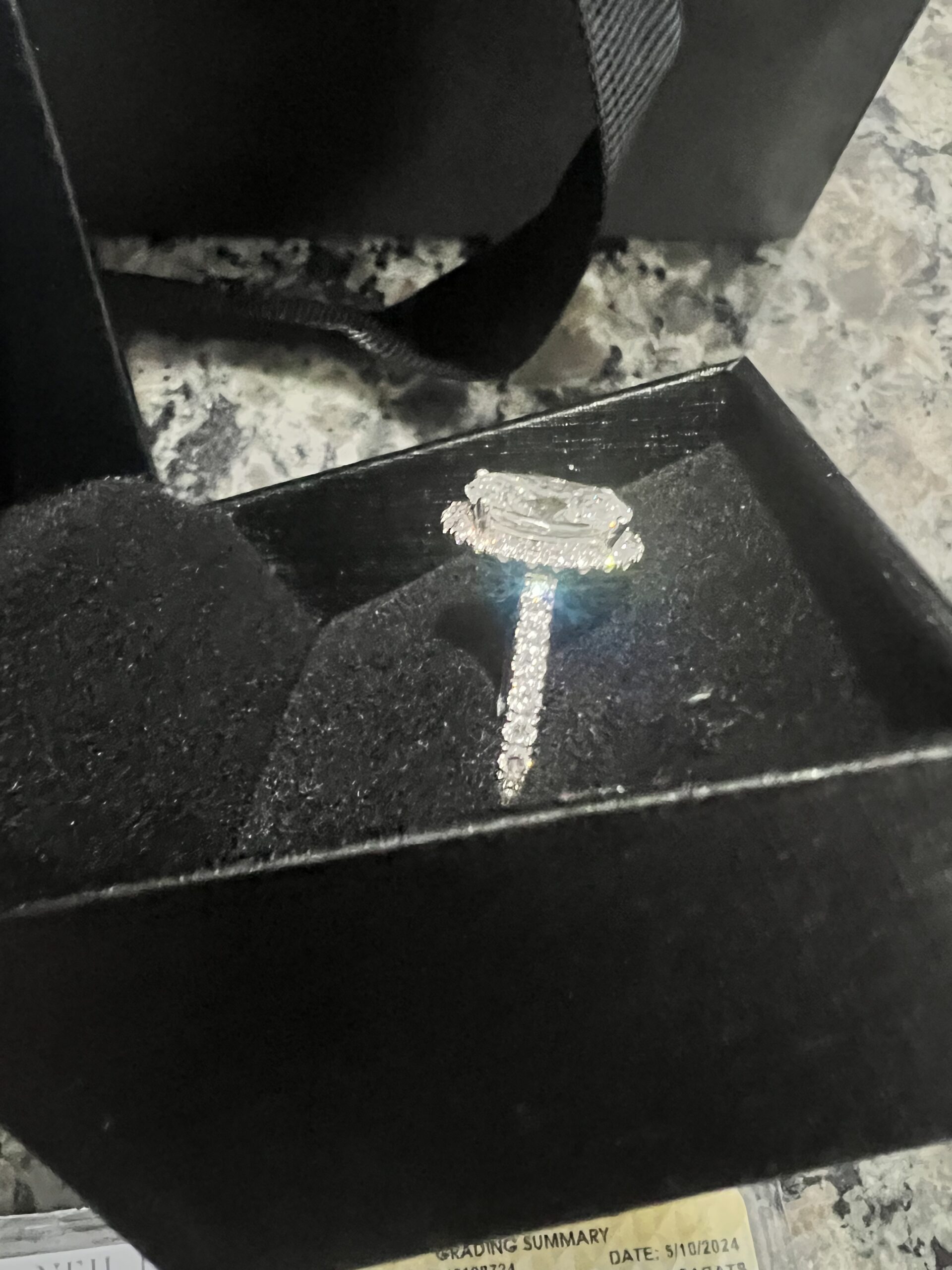 IGI 4 Carat F VS1 Oval Lab Grown Diamond Ring - Image 7