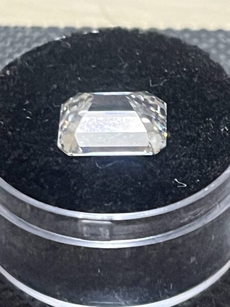IGI 4.09 Carat G VS2 Emerald Lab Grown Diamond Loose Diamond - Image 4