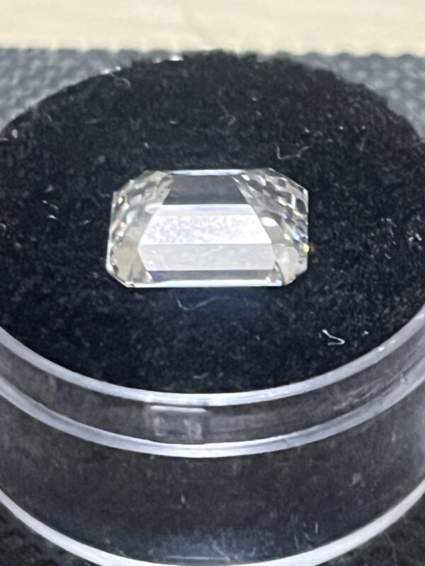 IGI 4.09 Carat G VS2 Emerald Lab Grown Diamond Loose Diamond - Image 4