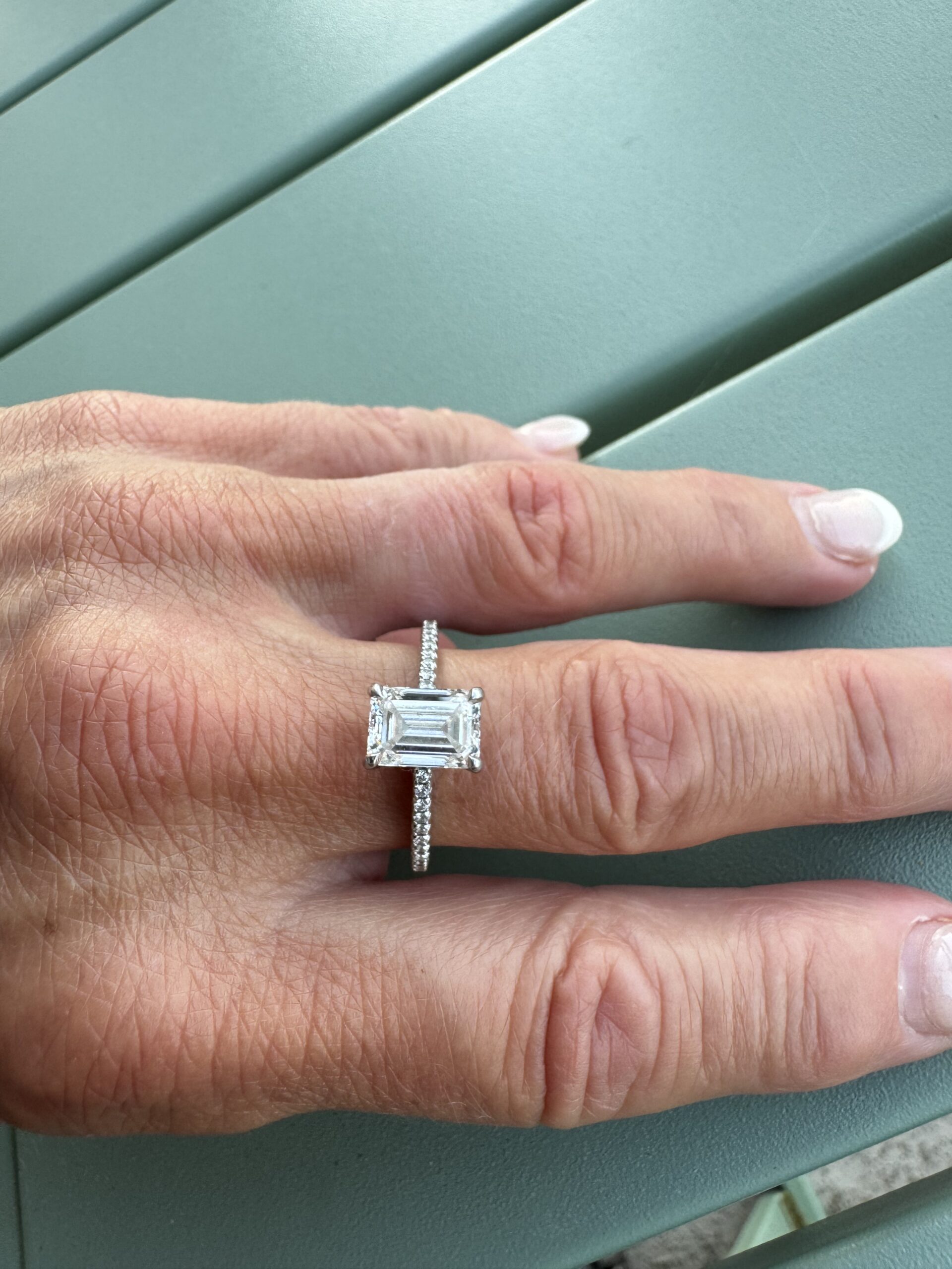 IGI 1.89 Carat D VVS2 Emerald Lab Grown Diamond Ring - Image 3