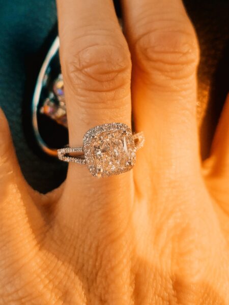 EGL 2.7 Carat I VS2 Radiant Natural Diamond Diamond Ring