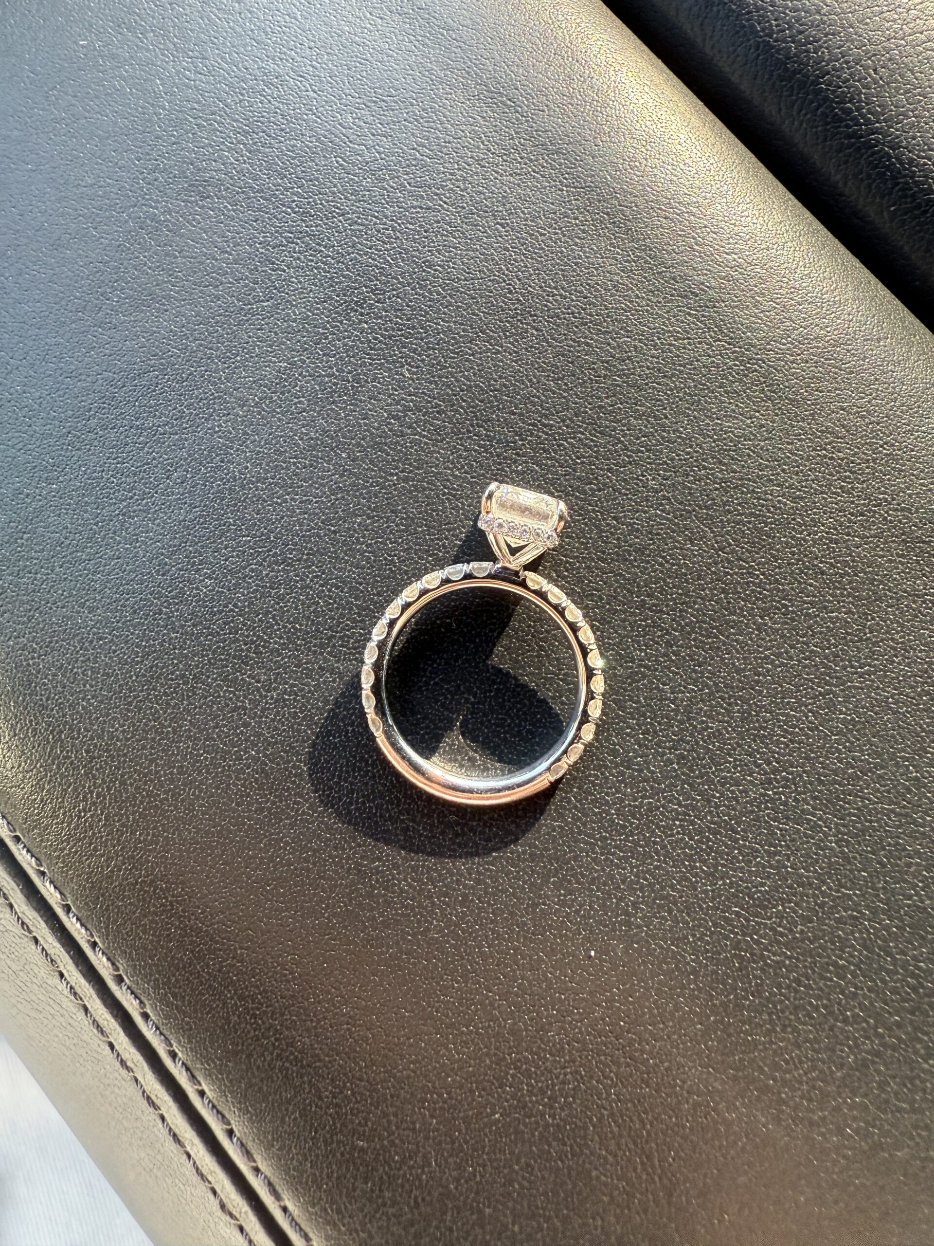 IGI 3.33 Carat E VS1 Emerald Lab Grown Diamond Ring - Image 2