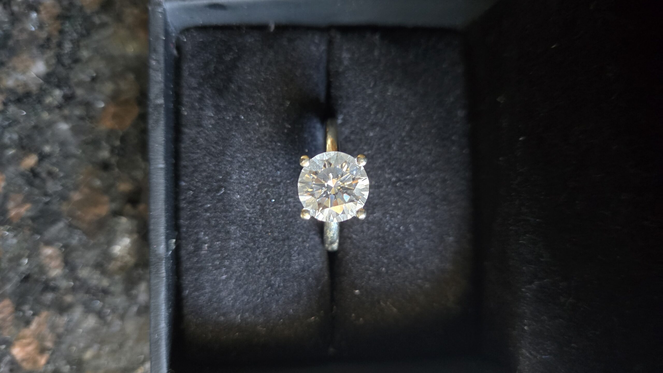 IGI 3.03 Carat E VS1 Round Lab Grown Diamond Ring - Image 1