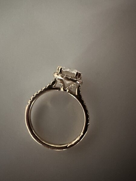 IGI 1.56 Carat F VS1 Round Lab Grown Diamond Ring - Image 2