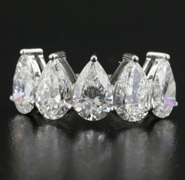 Not Sure/Unknown 4.1 Carat E VVS1 Pear Lab Grown Diamond Ring - Image 1