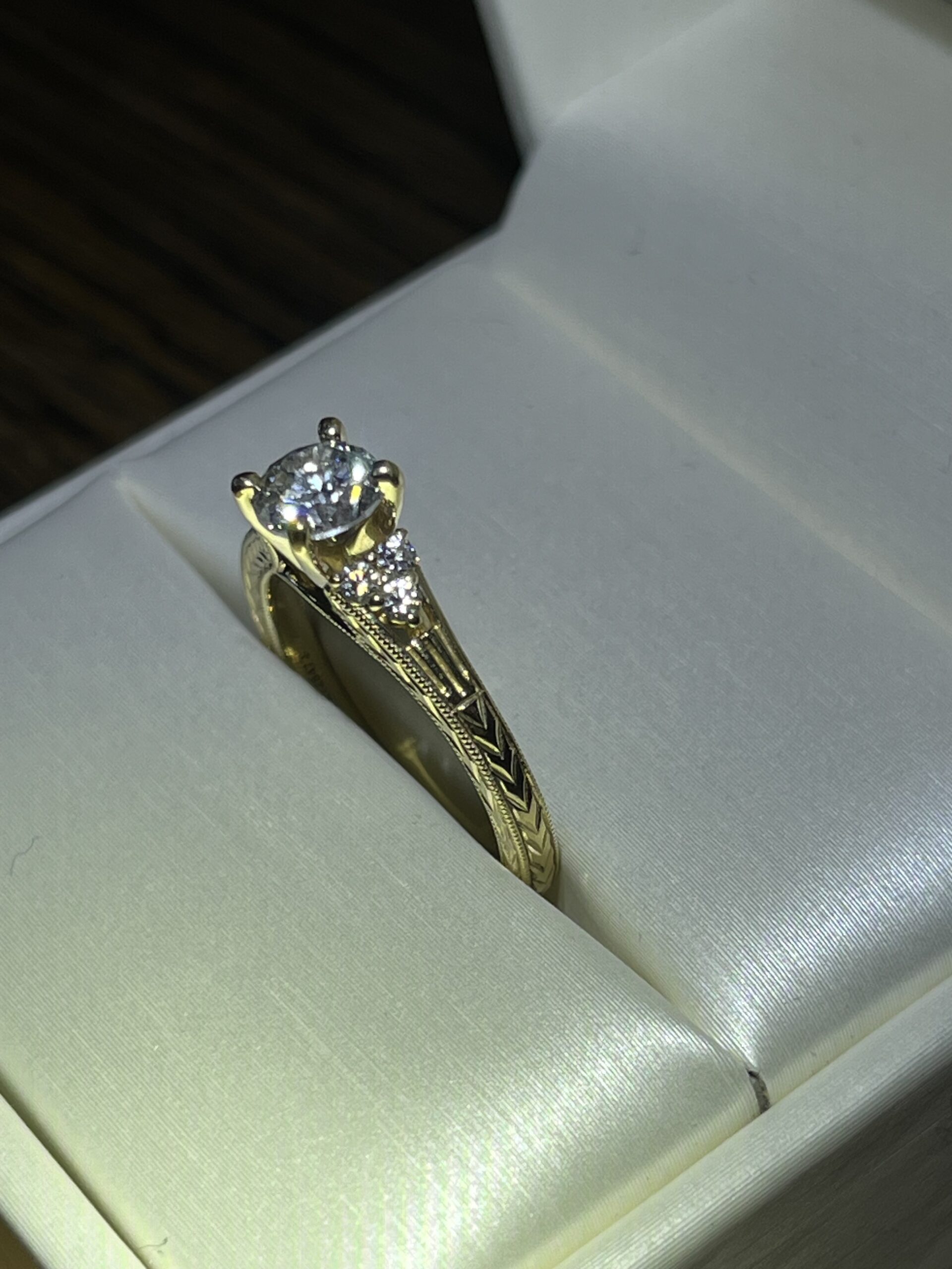 Not Sure/Unknown 0.72 Carat G VS1 Round Natural Diamond Diamond Ring - Image 5