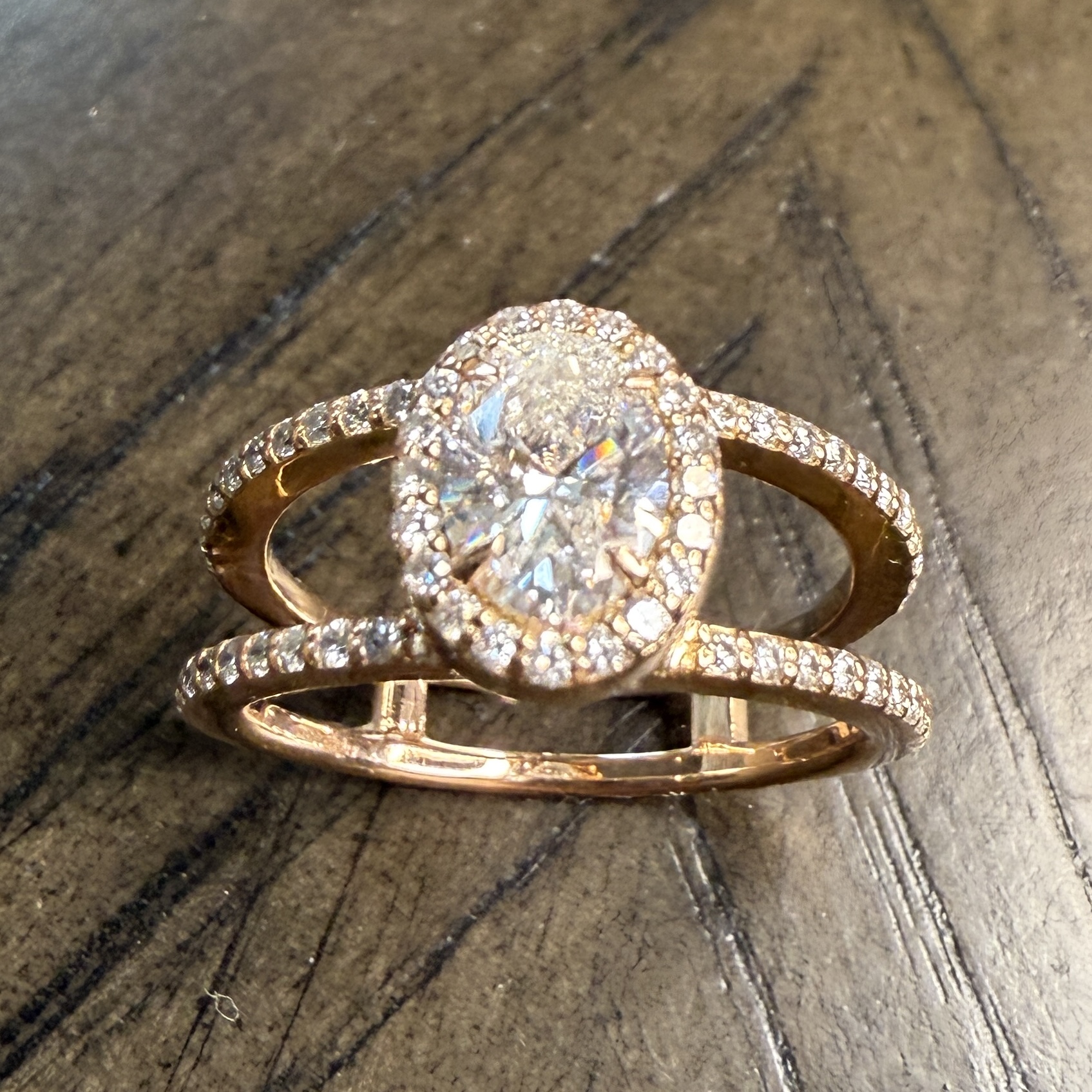 IGI .75 Carat E VS1 Oval Lab Grown Diamond Ring - Image 7