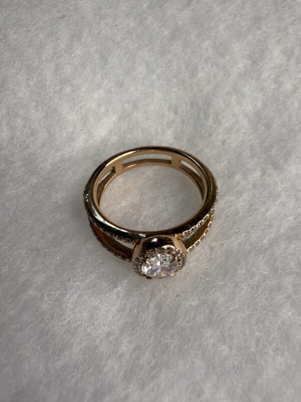 IGI .75 Carat E VS1 Oval Lab Grown Diamond Ring - Image 4