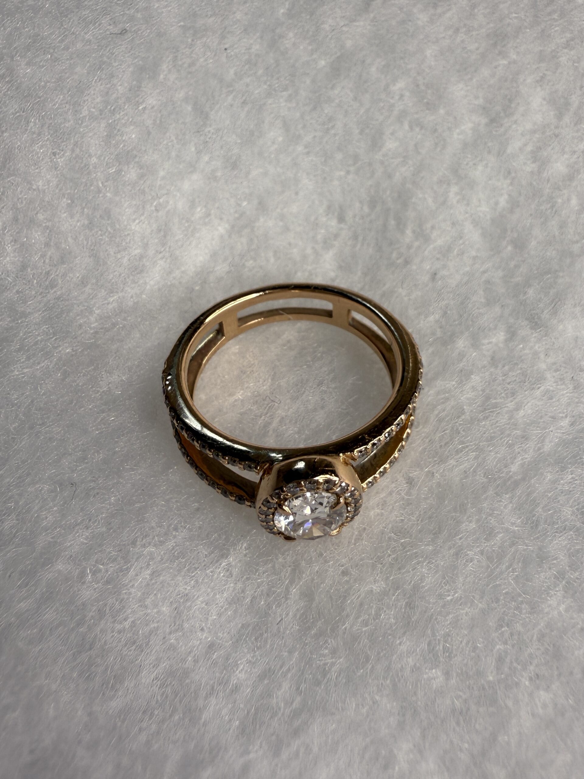 IGI .75 Carat E VS1 Oval Lab Grown Diamond Ring - Image 4