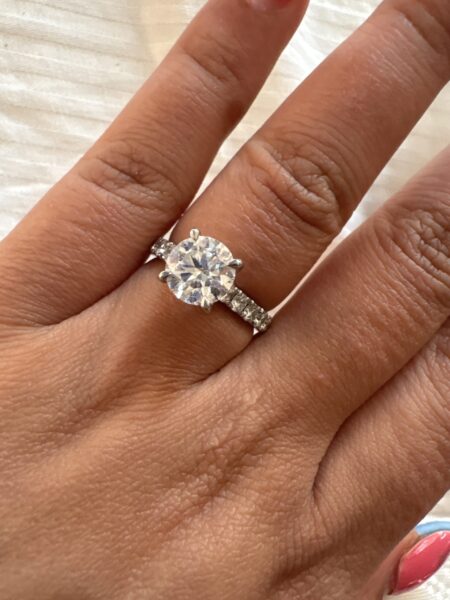 Not Sure/Unknown 2.20 Carat D VVS2 Round Lab Grown Diamond Ring